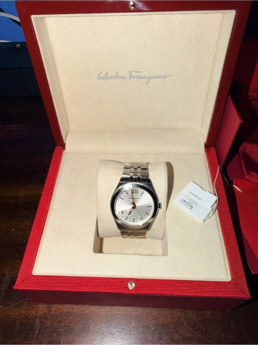 Salvatore Ferragamo Vega SFKI00123 40mm Swiss Watch Silver Box Papers